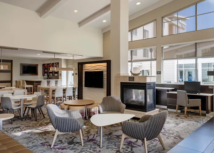 Hotel By Marriott Bloomington